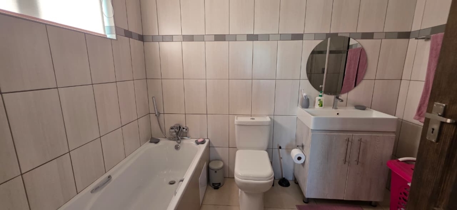 2 Bedroom Property for Sale in Leloko Lifestyle Estate North West